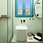 Ξενοδοχείο με διαμερίσματα Syroc Maison 4*