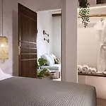 Syroc Maison Ξενοδοχείο με διαμερίσματα 4*